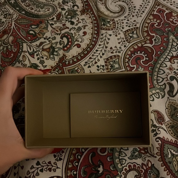 Burberry Small Box - Picture 8 of 9